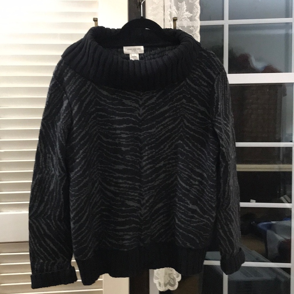 Jones New York Spirt, retro fowl neck sweater.  L